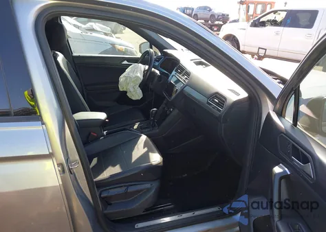 2019 Volkswagen Tiguan 2.0T Se/2.0T Sel/2.0T Sel R-Line/2.0T Sel R-Line Black z USA, uszkodzony, nr VIN 3VV3B7AX5KM115528